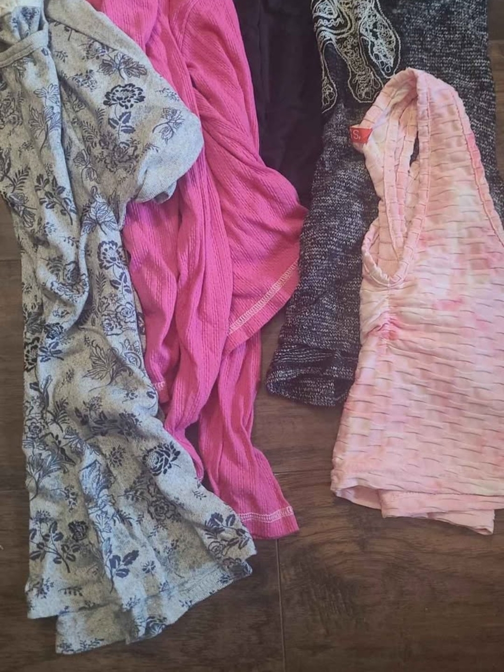 Mixed Women's Tops Bundle - Pink, Light Pink, Gray Floral